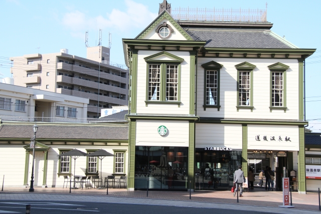 日本のスタバ例②道後温泉駅舎店