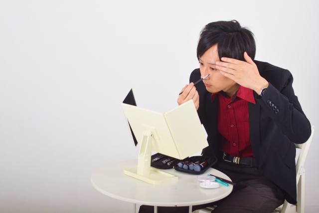男性の化粧も身だしなみの1つになるかも