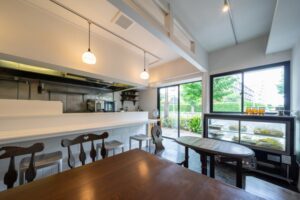 小さなカフェの内装デザインを解説！費用の抑え方や施工事例も紹介！