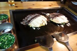 お好み焼き屋の開業資金はいくら？資格などのポイントや年収・事例も紹介