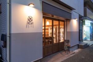 店舗の外壁塗装事例！ポイントや費用・助成金も紹介