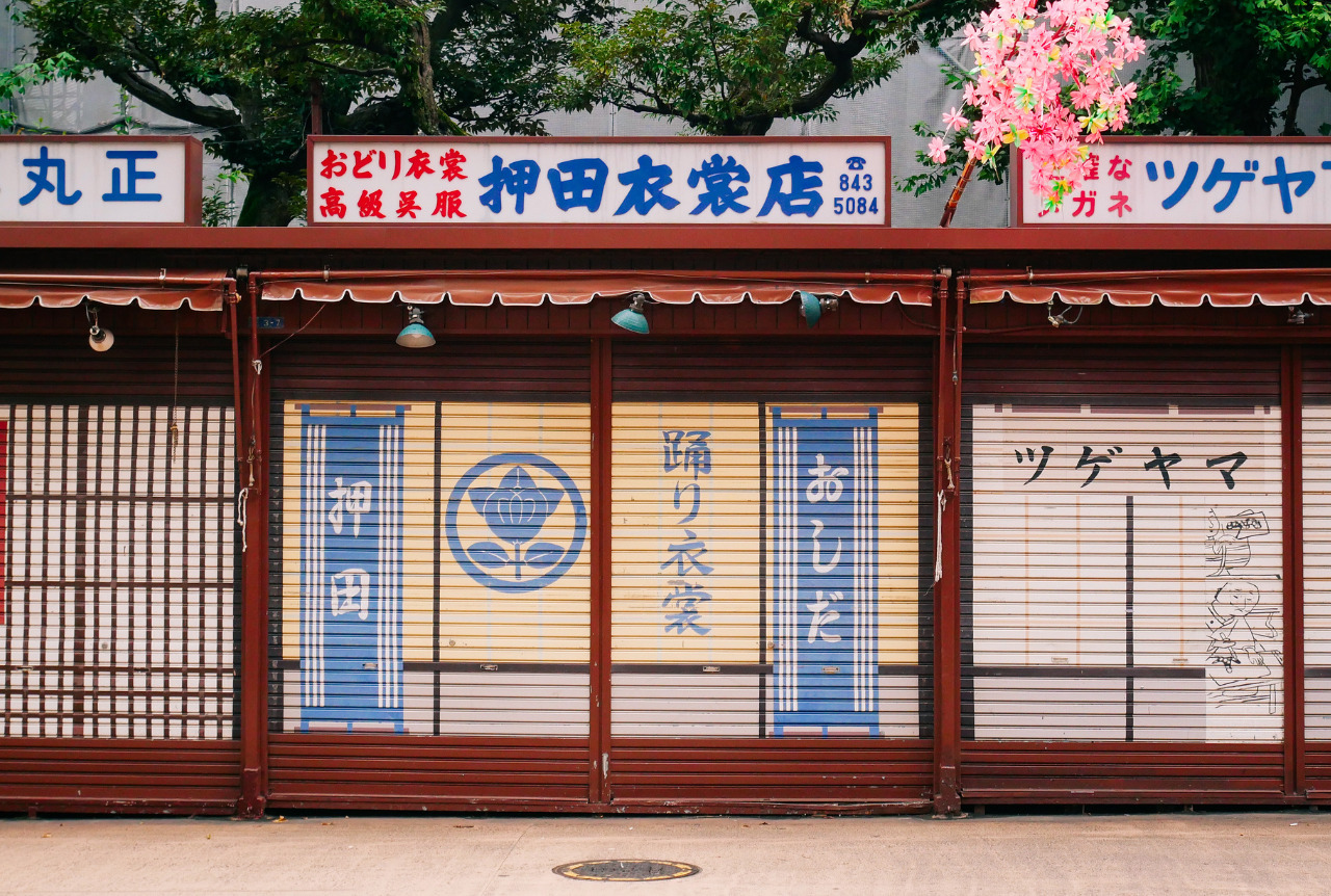 店舗看板の役割とは?第一印象が集客を左右する