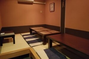 小上がり席とは？店舗設計で取り入れる前に知っておきたいメリット・デメリット