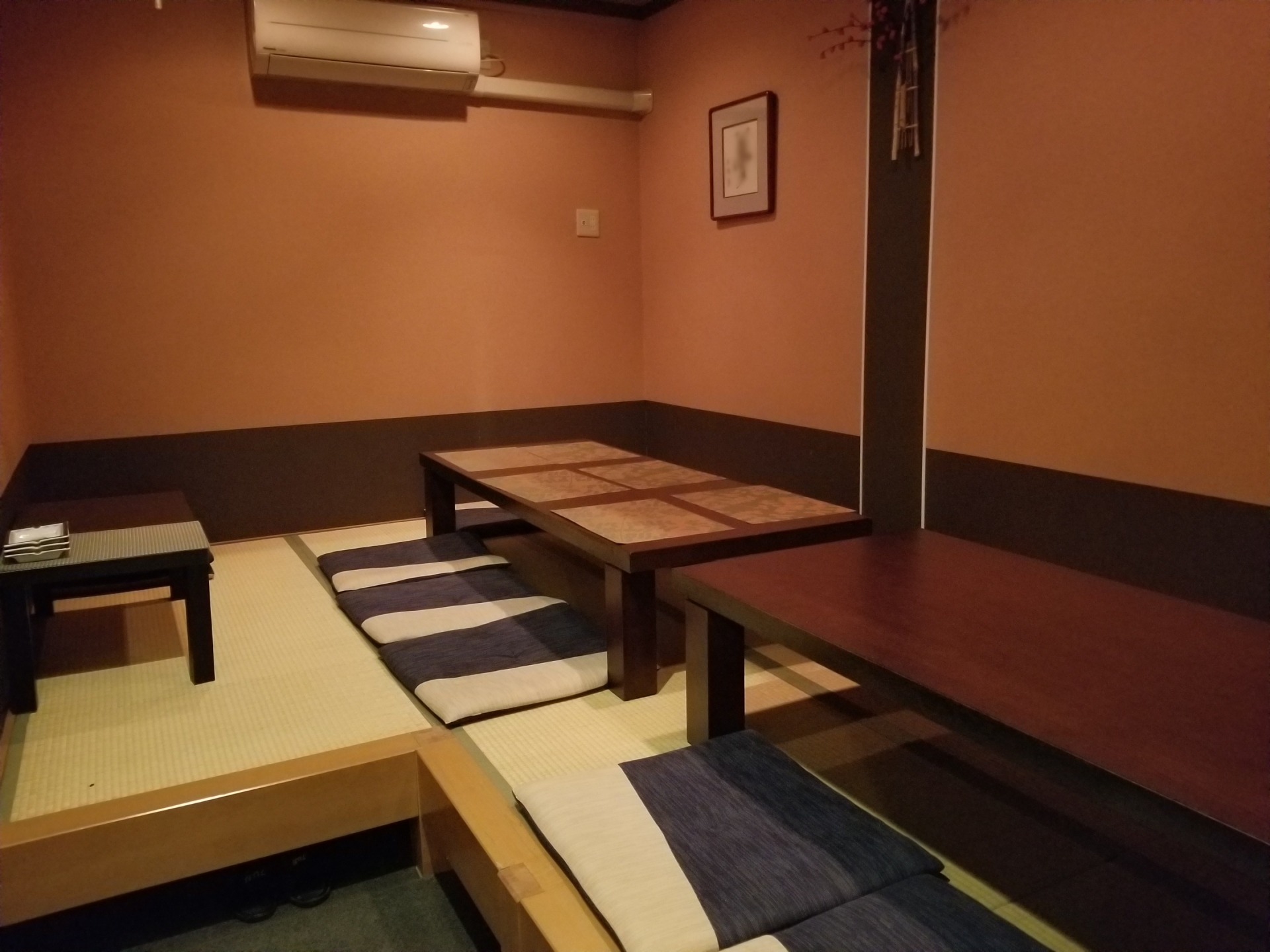 小上がり席とは？店舗設計で取り入れる前に知っておきたいメリット・デメリット
