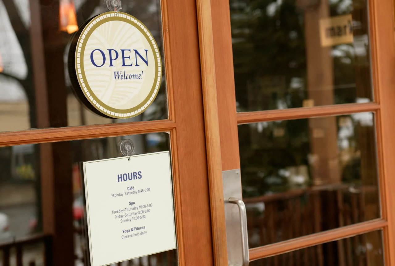 【店舗ドアの種類別】失敗しないための費用相場とコストを抑える賢い選び方