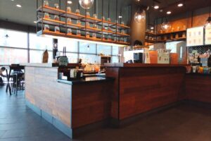 店舗内装の相見積もりは何社に依頼するべきか判断基準を解説