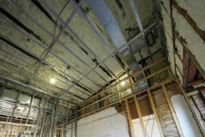 店舗内装の防音工事は必要？クレームを防ぐための基礎知識と判断基準