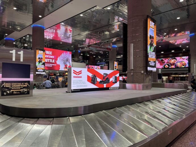 ヤンマー 展示会用空港広告
